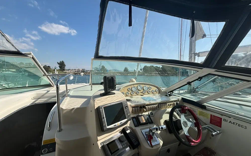 slider 7 Cruisers Yachts 4270 Esprit