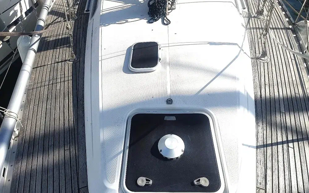 slider 14 Dufour 38 Classic