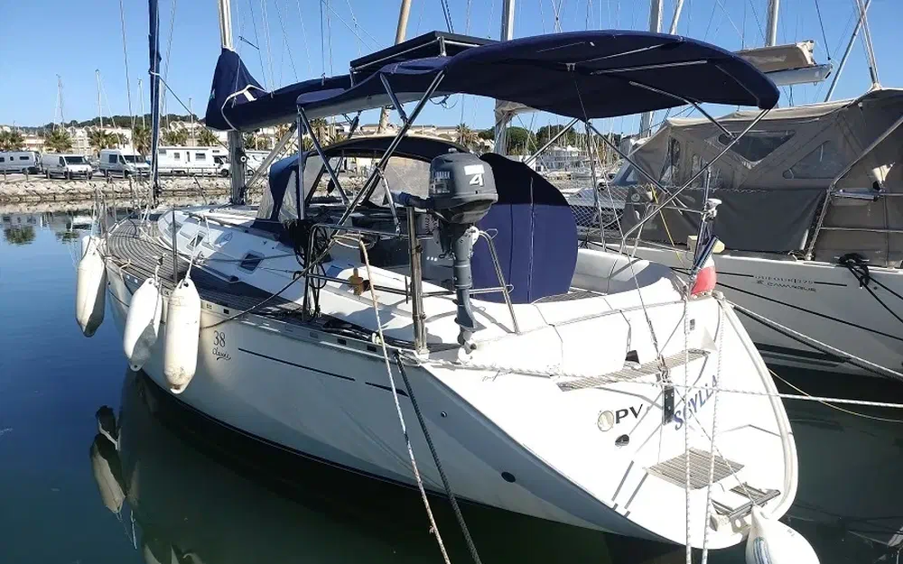 slider 1 Dufour 38 Classic