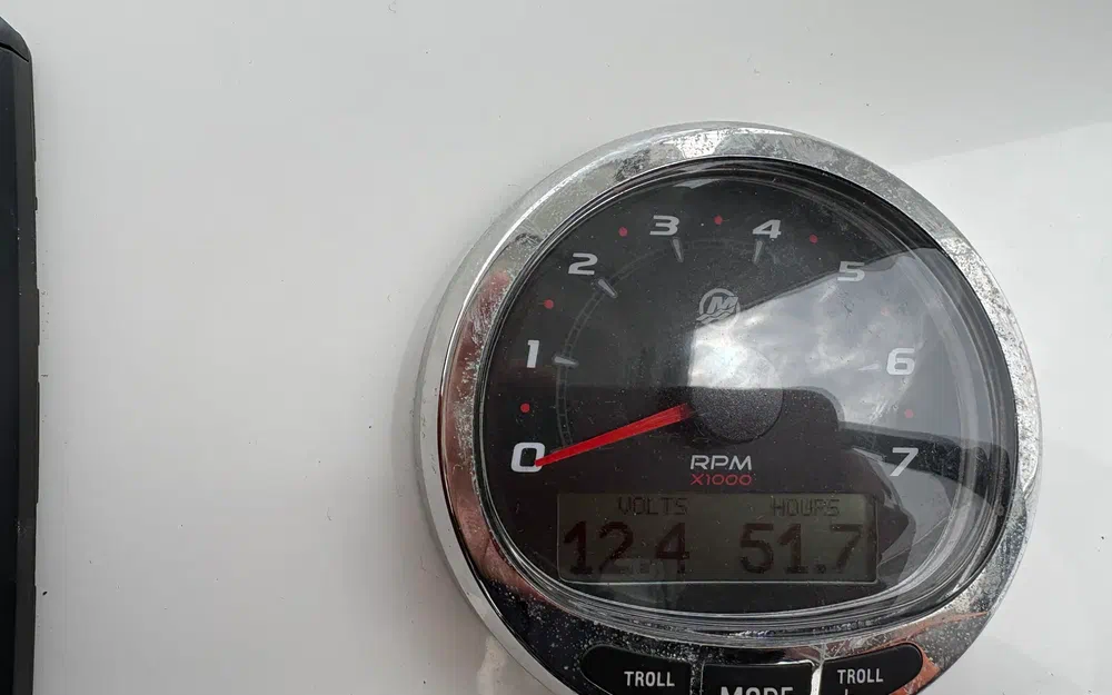 slider 1 Beneteau Antares 6 OB