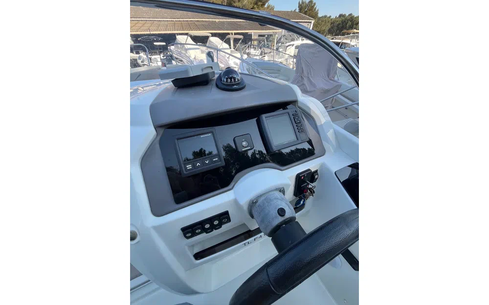 slider 17 Jeanneau Cap Camarat 6.5 WA Serie 2