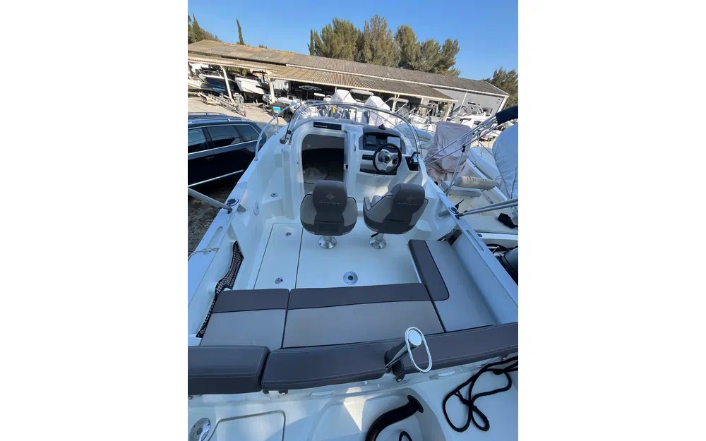 slider 7 Jeanneau Cap Camarat 6.5 WA Serie 2