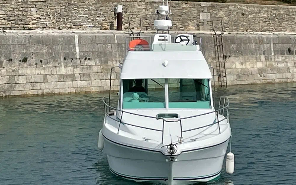 slider 1 Jeanneau Merry Fisher 800 Fly