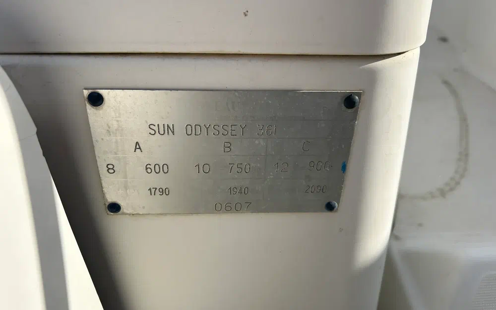 slider 14 Jeanneau Sun Odyssey 36 i