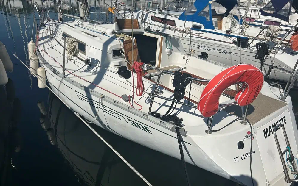 slider 17 Beneteau First 30 E