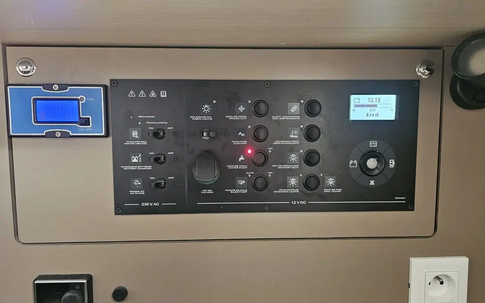 slider 11 Beneteau Oceanis 38.1