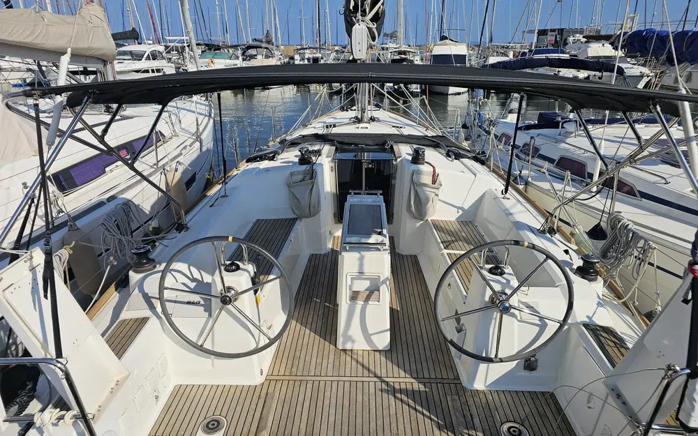 slider 2 Beneteau Oceanis 38.1