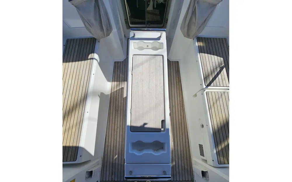 slider 3 Beneteau Oceanis 38.1