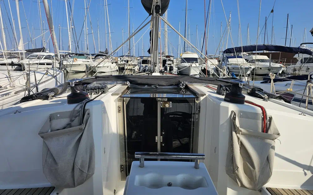 slider 4 Beneteau Oceanis 38.1