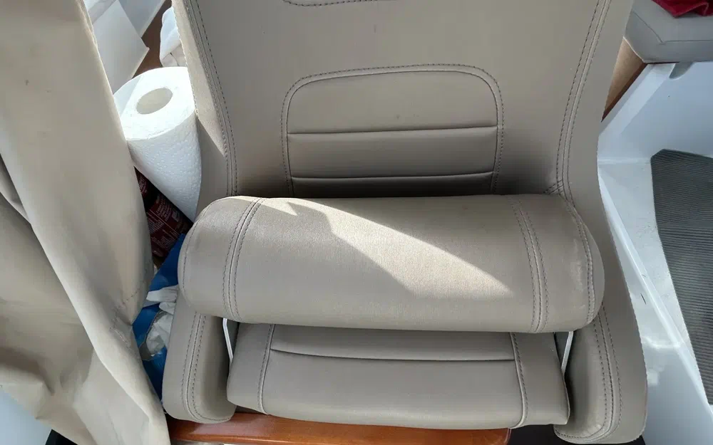 slider 18 Jeanneau Merry Fisher 855