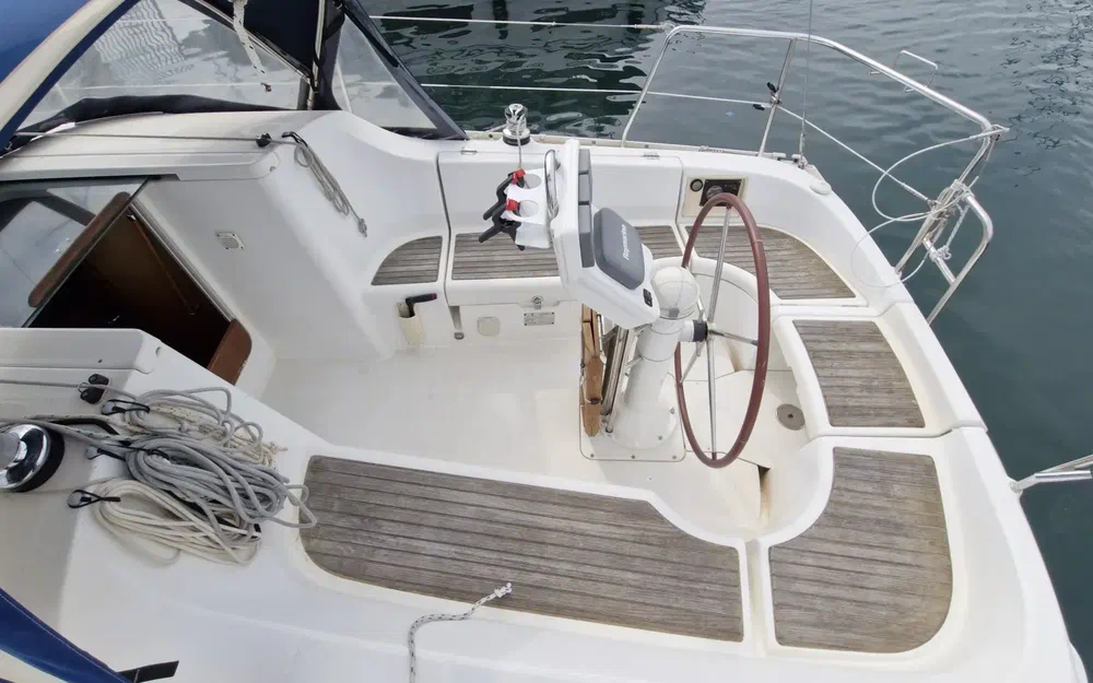 slider 9 Beneteau Oceanis 323 Clipper