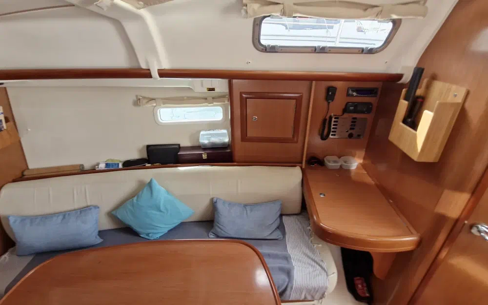 slider 12 Beneteau Oceanis 323 Clipper