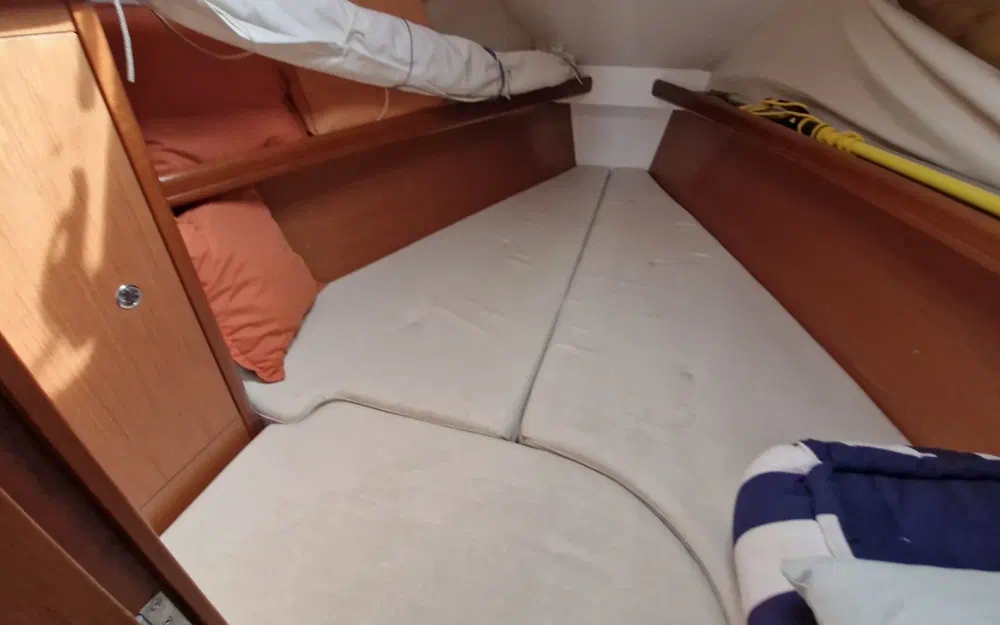 slider 18 Beneteau Oceanis 323 Clipper