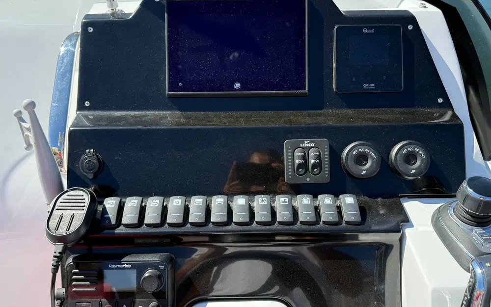 slider 13 MV Marine Mito 31