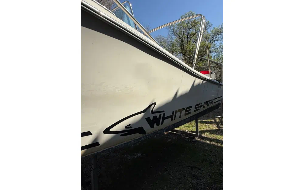 slider 13 White Shark 215