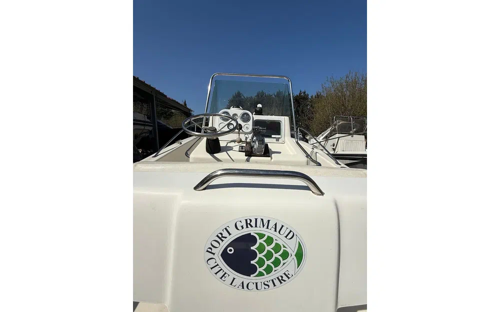 slider 4 White Shark 215