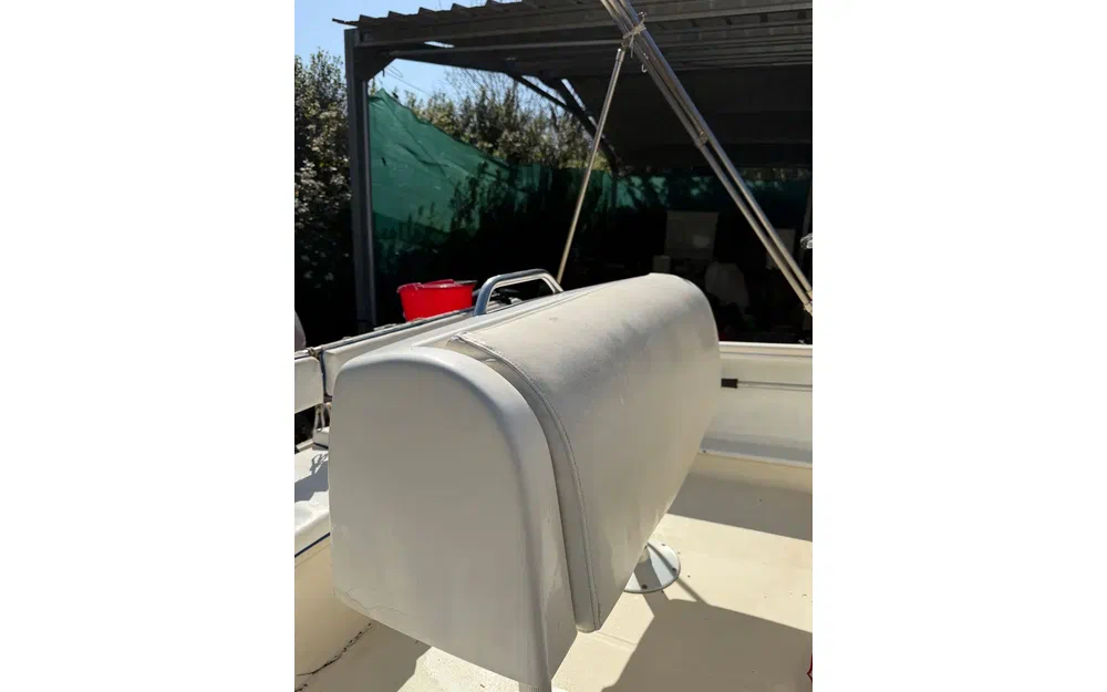 slider 5 White Shark 215