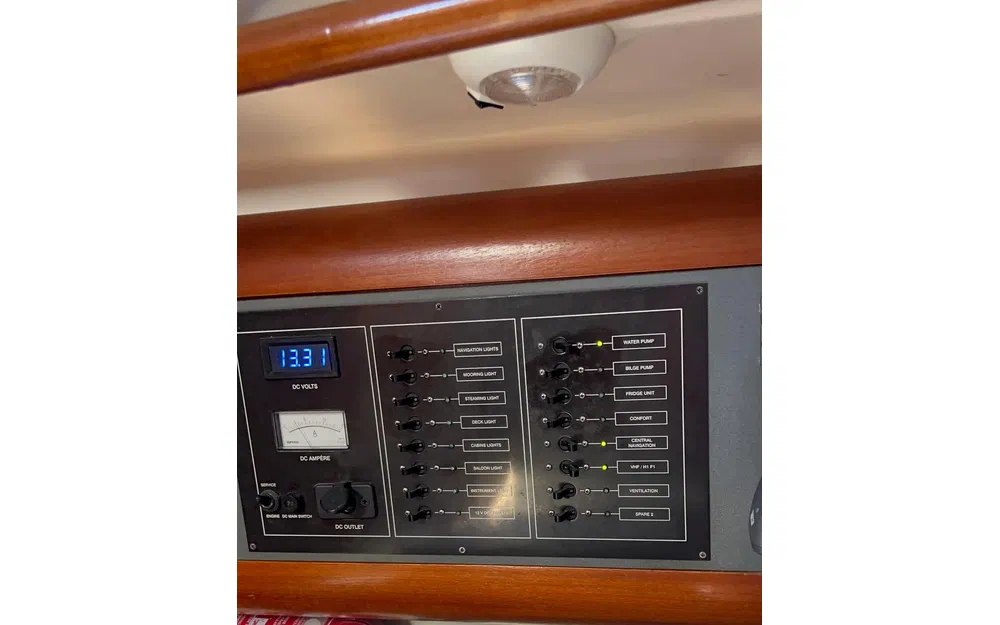 slider 37 Beneteau Oceanis 351