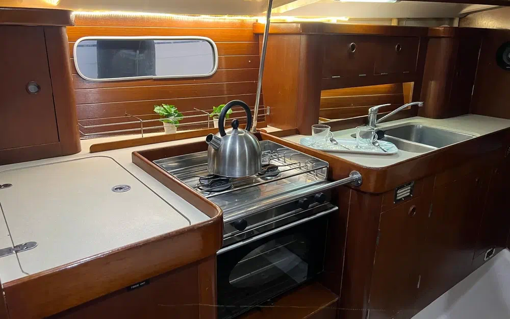 slider 38 Beneteau Oceanis 351