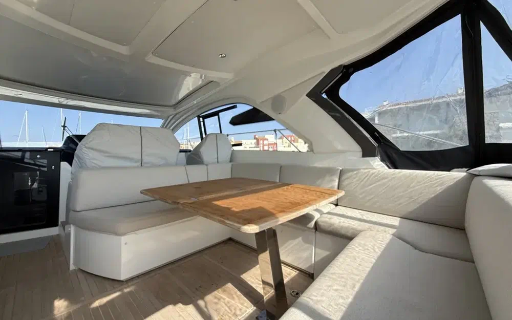slider 3 Beneteau Gran Turismo 41