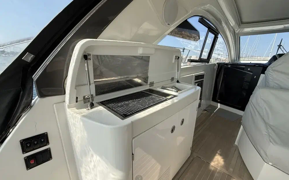 slider 4 Beneteau Gran Turismo 41