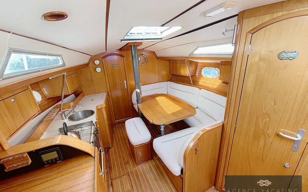 slider 9 Jeanneau Sun Odyssey 33