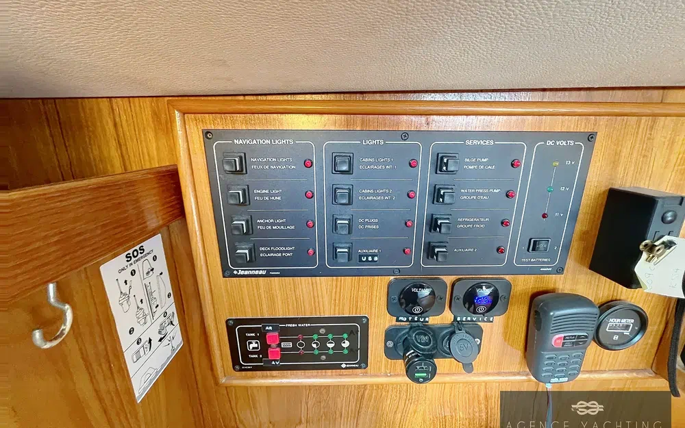 slider 17 Jeanneau Sun Odyssey 33