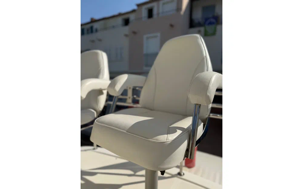 slider 4 Riviera 33 Fly