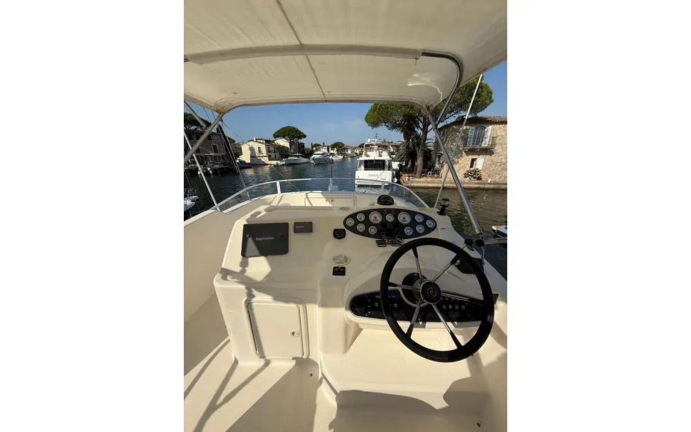 slider 7 Riviera 33 Fly