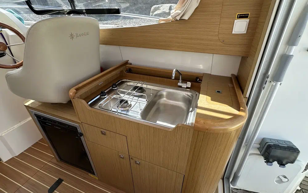 slider 11 Jeanneau Merry Fisher 8
