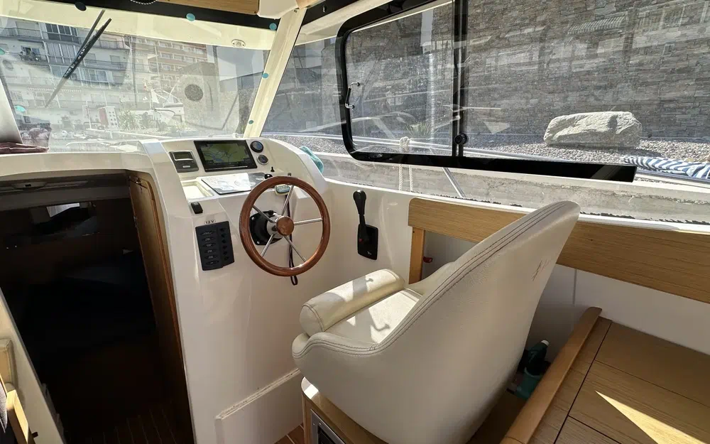 slider 14 Jeanneau Merry Fisher 8