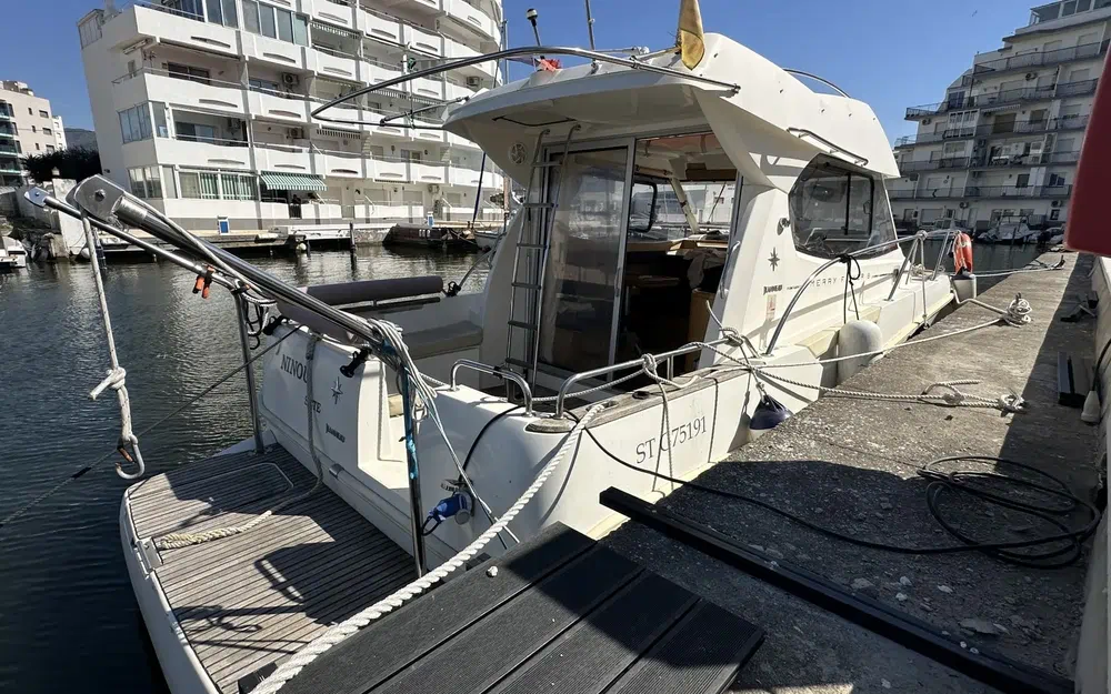 slider 1 Jeanneau Merry Fisher 8