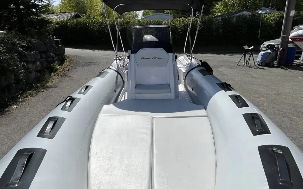 slider 4 Ranieri Cayman 21 Sport