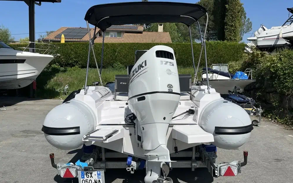 slider 7 Ranieri Cayman 21 Sport