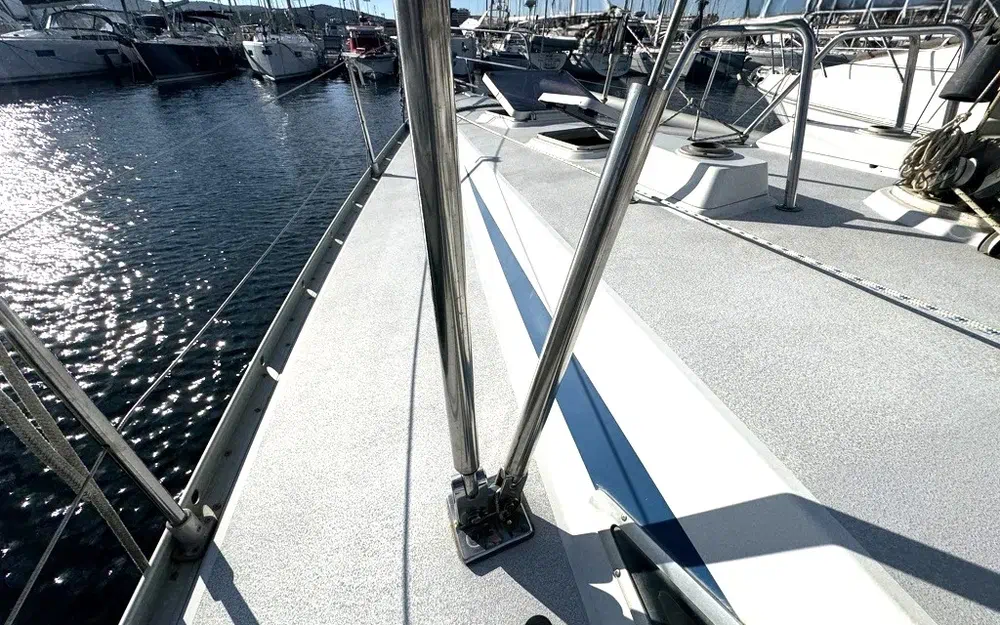 slider 6 Grand Soleil 42