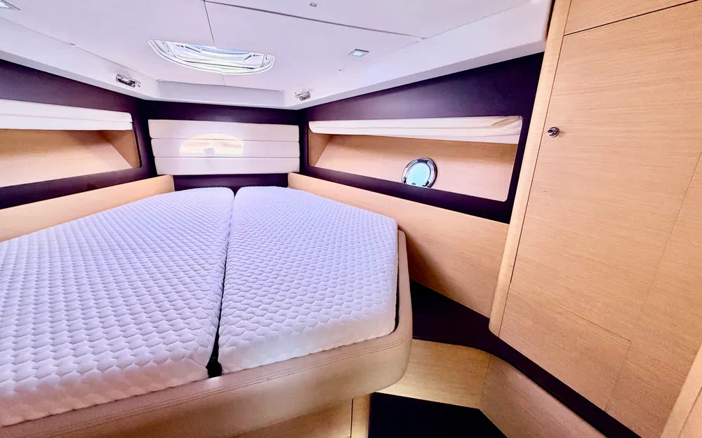 slider 32 Beneteau Monte Carlo 37 HT