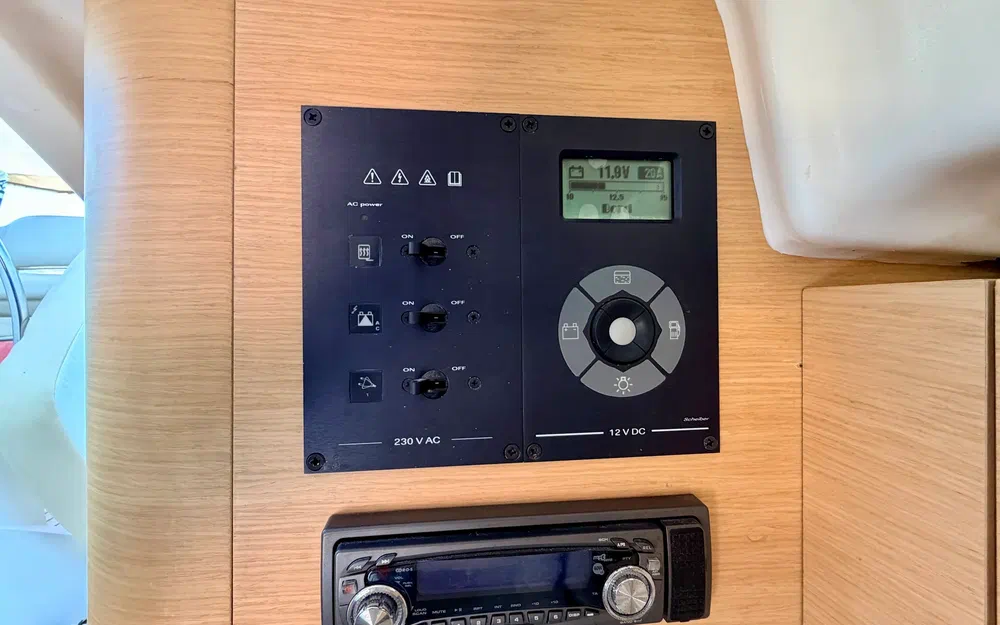 slider 28 Beneteau Monte Carlo 37 HT