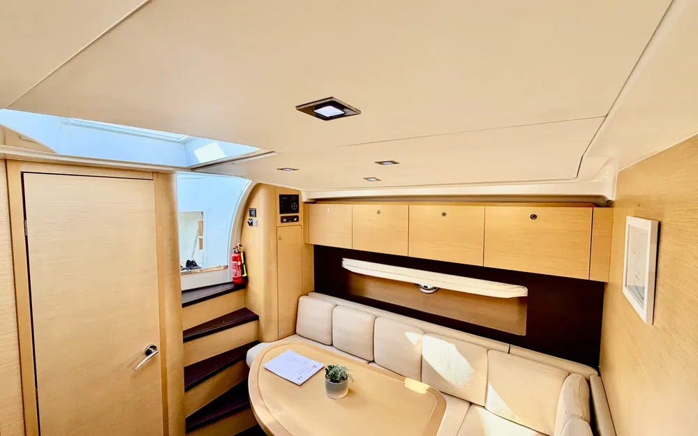 slider 25 Beneteau Monte Carlo 37 HT