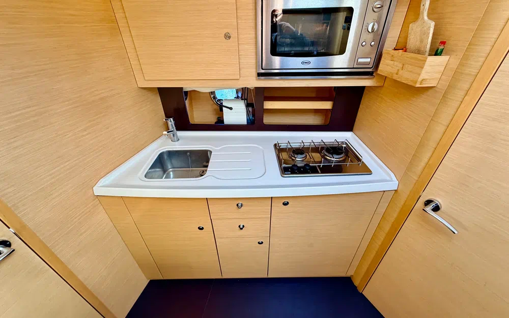 slider 29 Beneteau Monte Carlo 37 HT