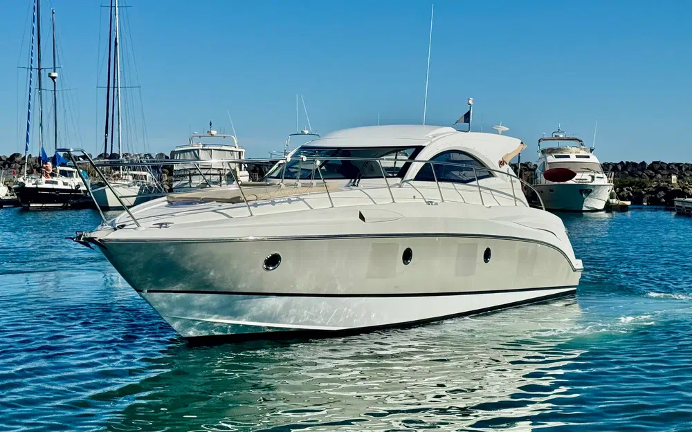 slider 1 Beneteau Monte Carlo 37 HT