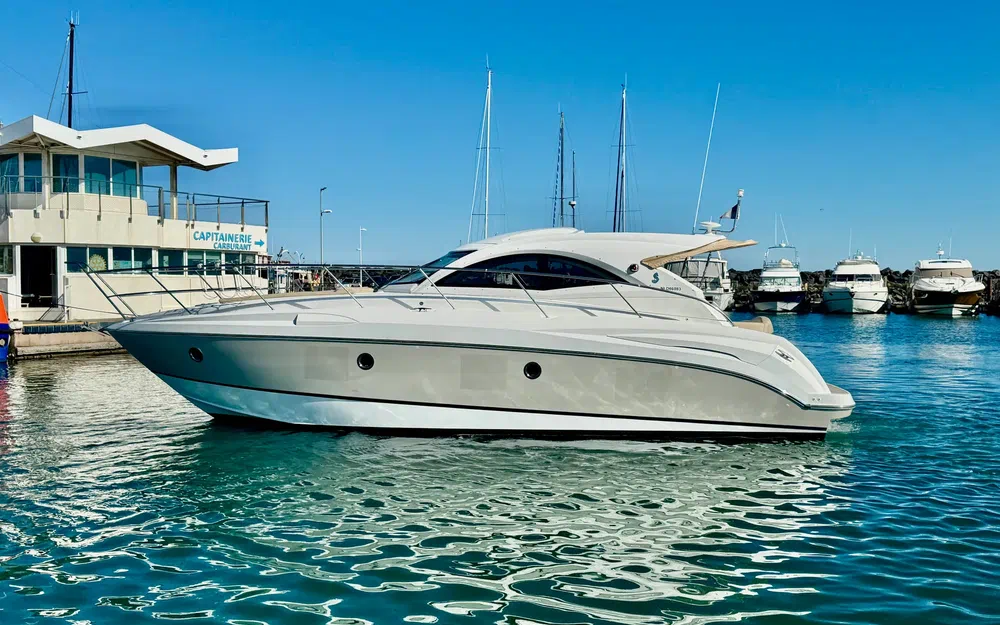 slider 2 Beneteau Monte Carlo 37 HT