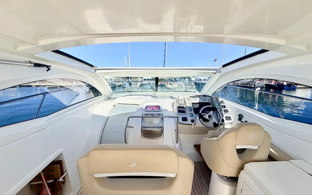 slider 15 Beneteau Monte Carlo 37 HT