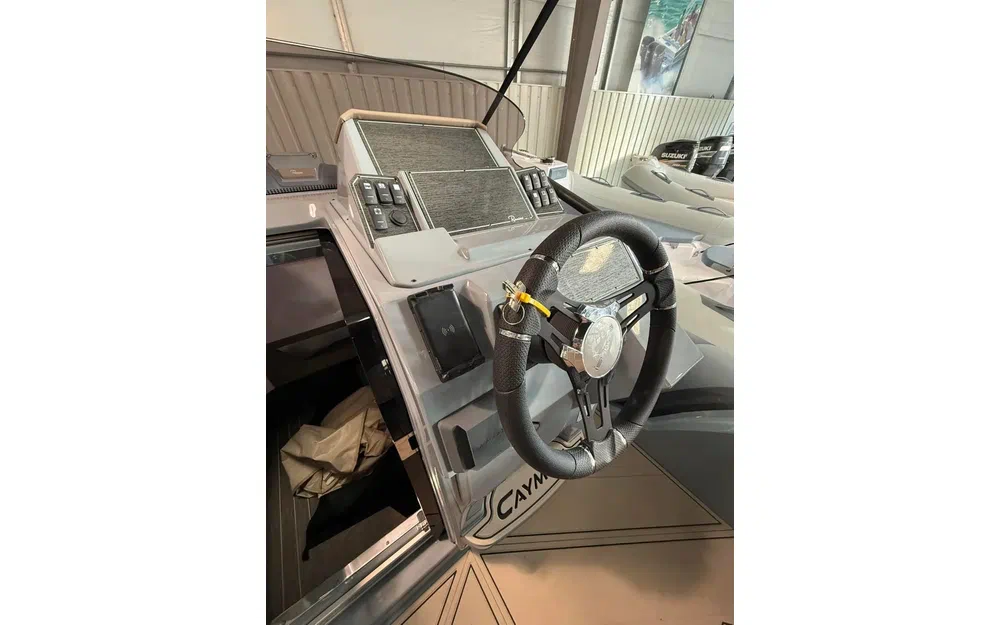 slider 13 Ranieri Cayman 27 Sport Touring Trofeo