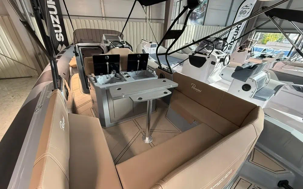 slider 4 Ranieri Cayman 27 Sport Touring Trofeo