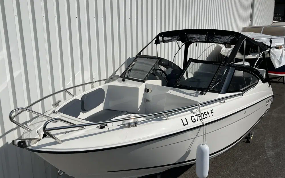 slider 0 Parker 630 Bow Rider