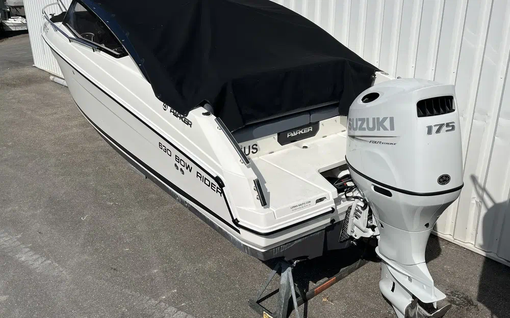 slider 11 Parker 630 Bow Rider