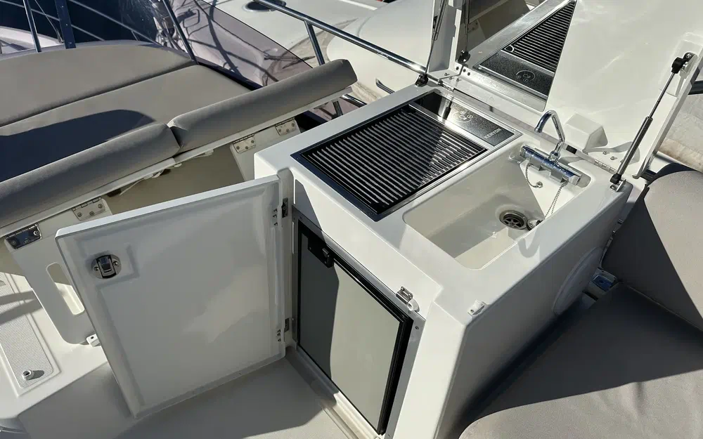 slider 11 Prestige Yachts 420 Fly