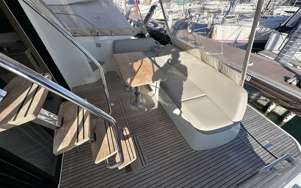 slider 13 Prestige Yachts 420 Fly