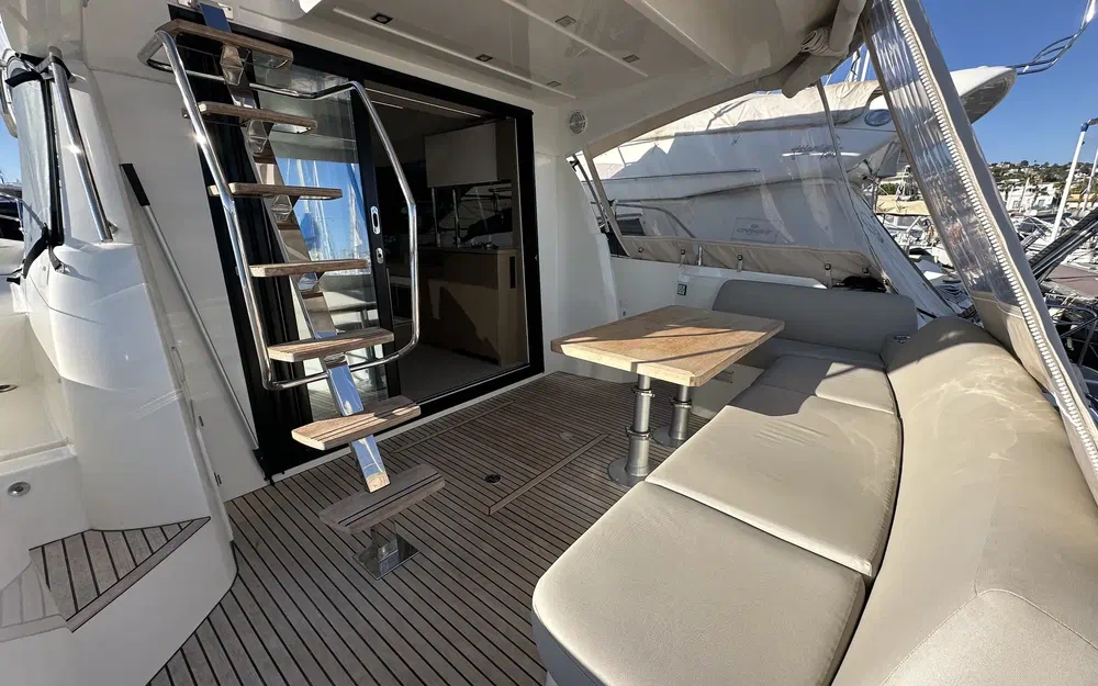 slider 14 Prestige Yachts 420 Fly