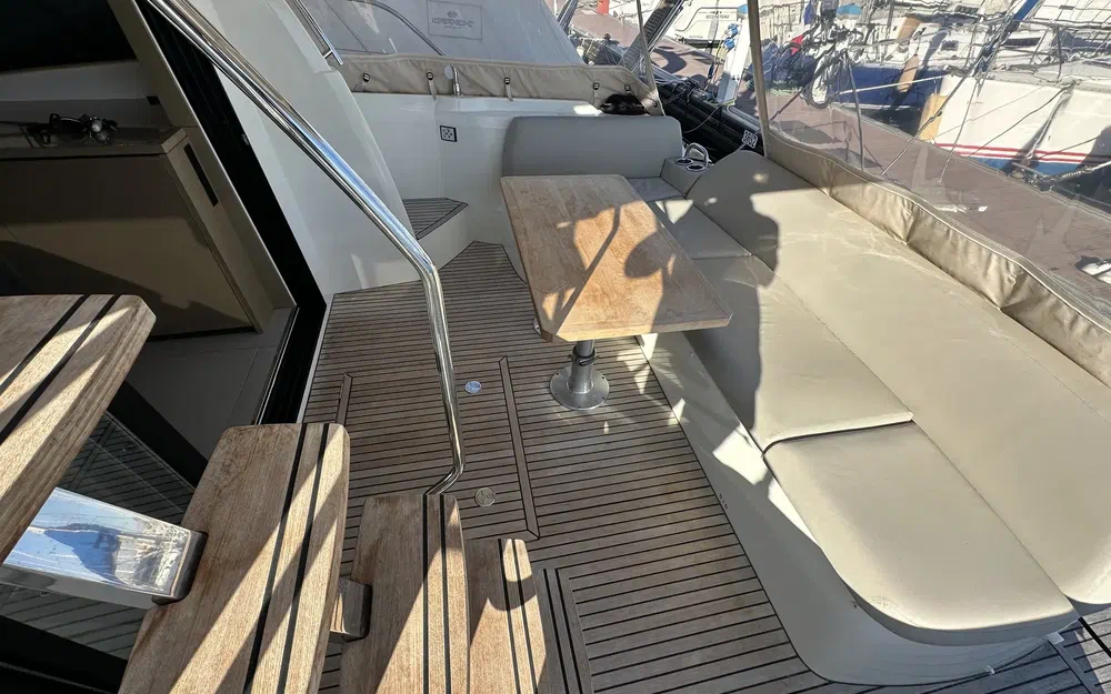 slider 15 Prestige Yachts 420 Fly